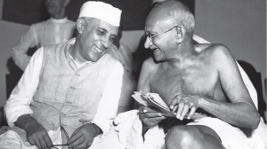 इतिहास पुस्तकों में गाँधी-नेहरू का अनावश्यक महिमामंडन
